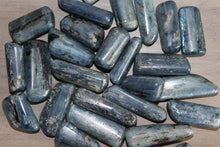 Load image into Gallery viewer, Tumbled Blue Kyanite