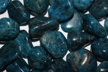 Load image into Gallery viewer, Tumbled Blue Apatite