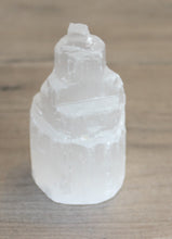 Load image into Gallery viewer, Selenite Tower 2.25&quot;