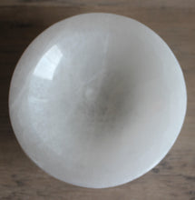 Load image into Gallery viewer, Selenite 3.5-4” bowl