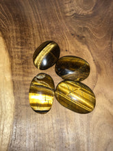 Load image into Gallery viewer, Tiger Eye Palm Stones